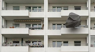 牛頓的棺材板按不住了:這雕塑不科學呀