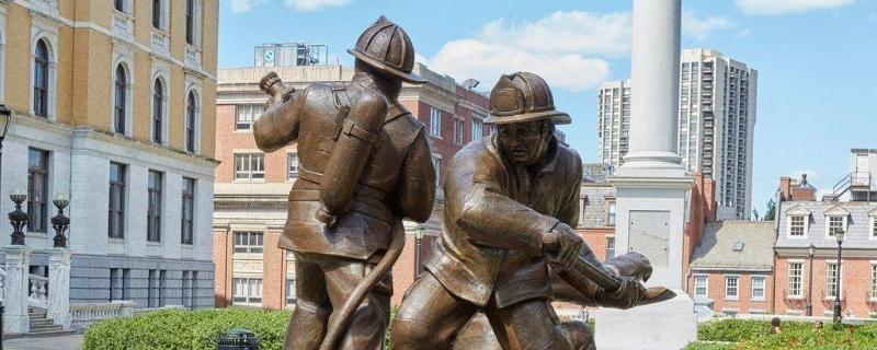 浮雕制作中,不同材料的選擇對(duì)最終作品的藝術(shù)效果