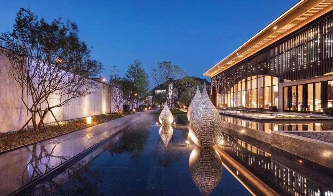 花園雕塑的材質(zhì)選擇有什么講究?