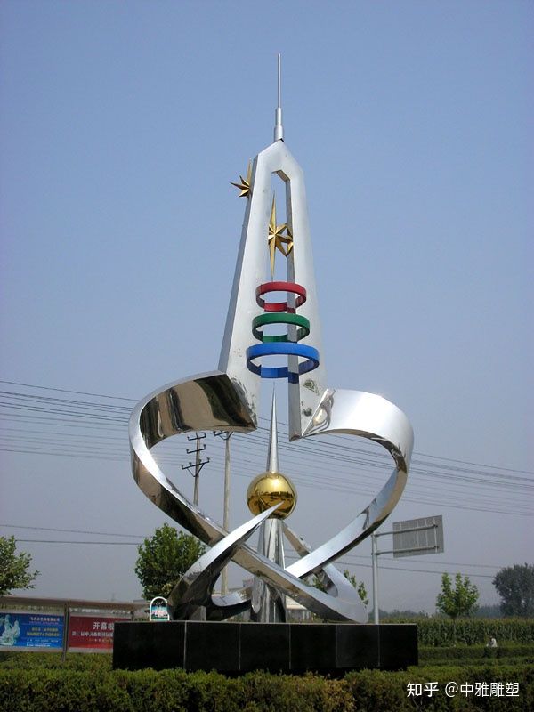 如何選擇居住社區中的景觀玻璃鋼雕塑呢?