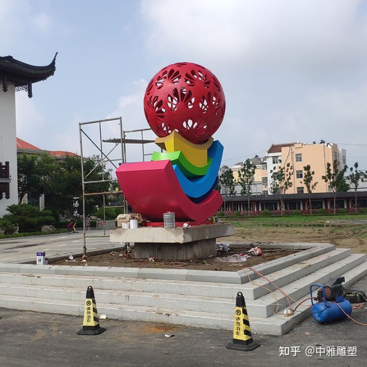 運(yùn)輸過程中如何確保雕塑的安全?