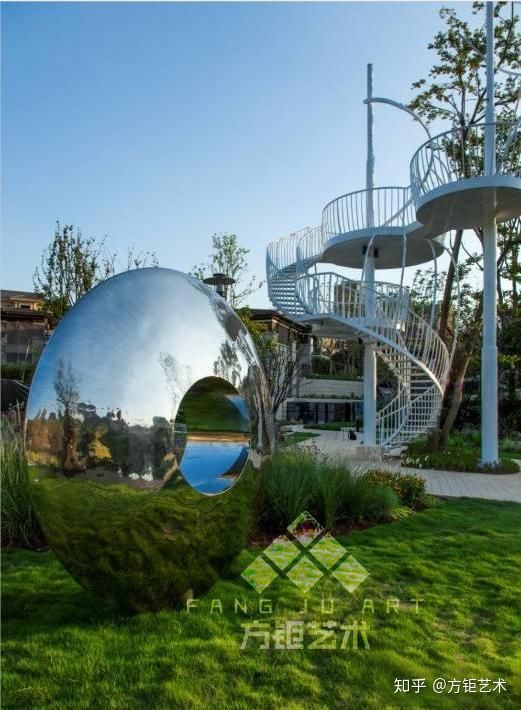 長期養護中如何有效清潔假山雕塑?