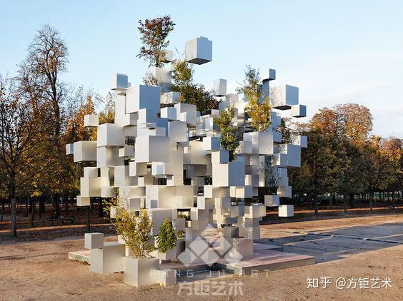 大型雕塑在造型特征與結構布局有什么要求？